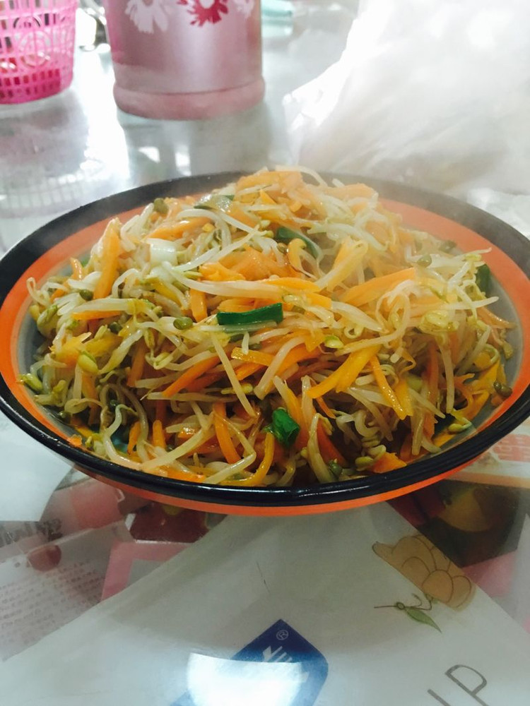 豆芽炒萝卜丝的做法