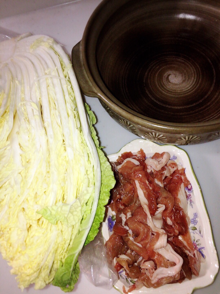 猪肉白菜千层锅的做法图解1