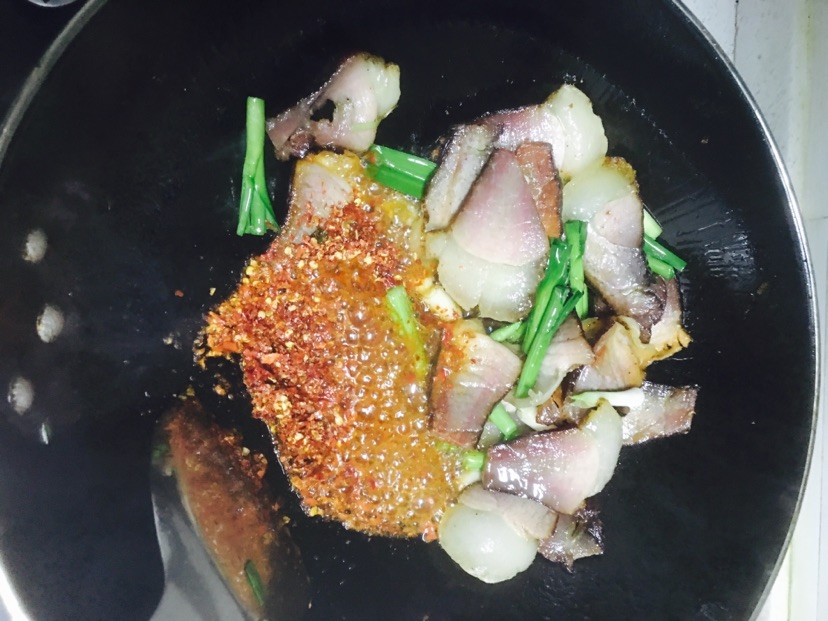 腊肉炒蒜苗的做法图解6