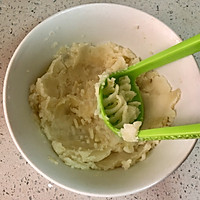 培根豌豆土豆饼的做法图解2