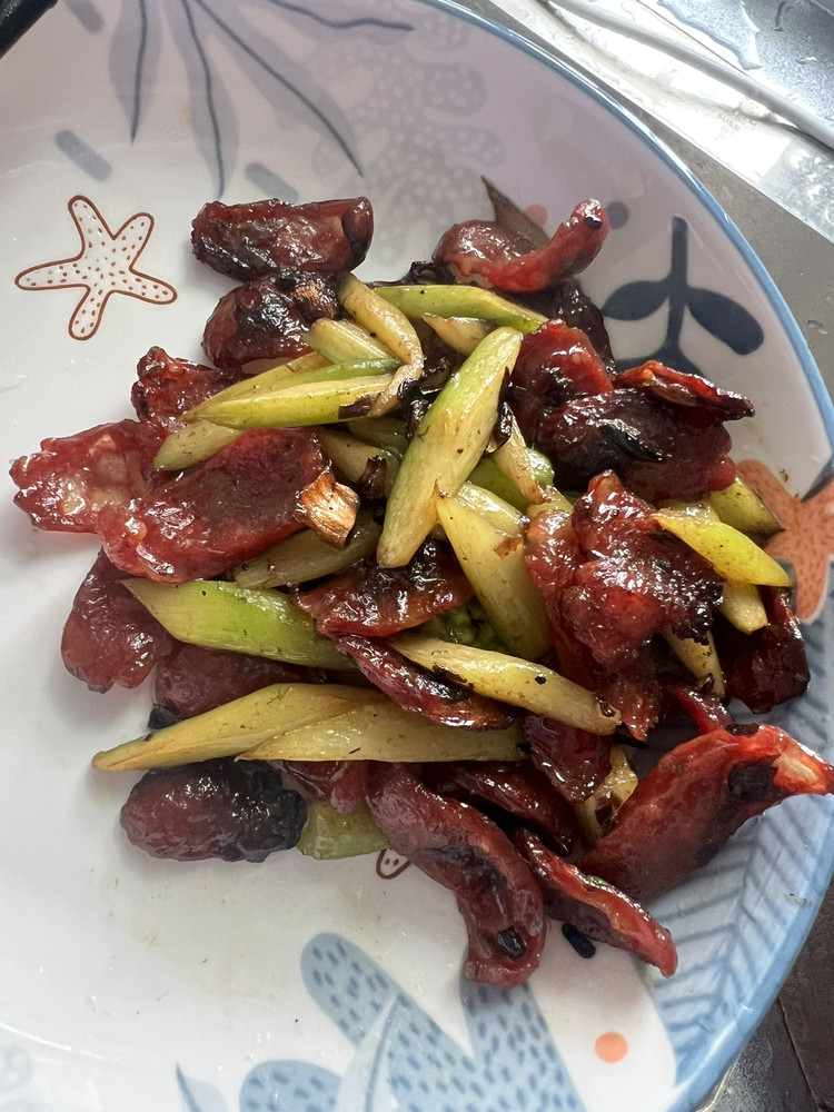 小白都会的芦笋炒腊肠的做法