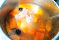 木瓜薏米龙骨花胶红枣汤的做法
