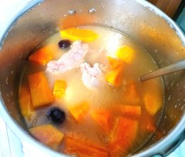 木瓜薏米龙骨花胶红枣汤的做法