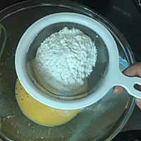 超简单戚风蛋糕卷(o^^o)的做法图解4