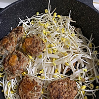 秋天滋补肉饼汤的做法图解3
