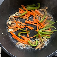 鸭胸肉意大利面的做法图解9