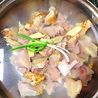 香菇烧鸡的做法图解1