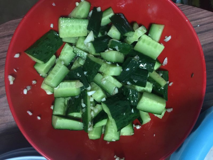 家常酸蒜黄瓜的做法