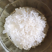 银耳桃胶雪梨羹的做法图解3