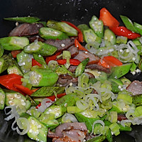 秋分时节养生菜---秋葵炒腊肉的做法图解6
