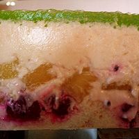 火龙果菠萝酸奶慕斯蛋糕的做法图解12