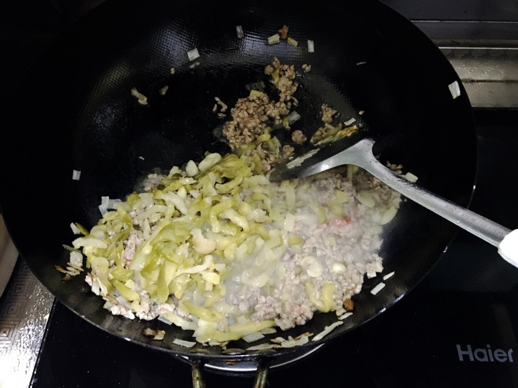 榨菜肉丝面的做法图解5