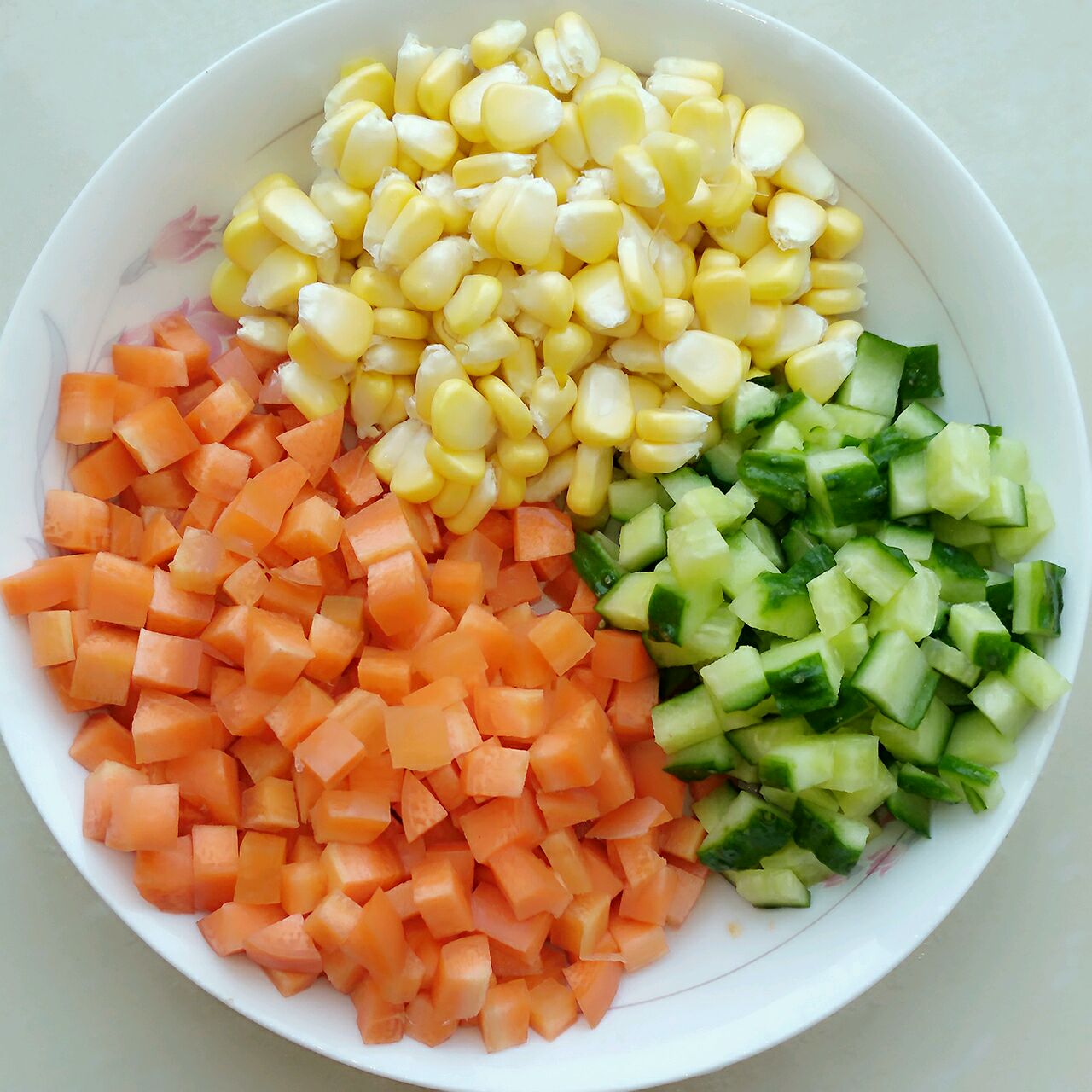 红萝卜青瓜沙拉怎么做_红萝卜青瓜沙拉的做法_J的调味坊_豆果美食