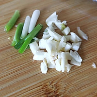 豆芽炒河粉的做法图解1