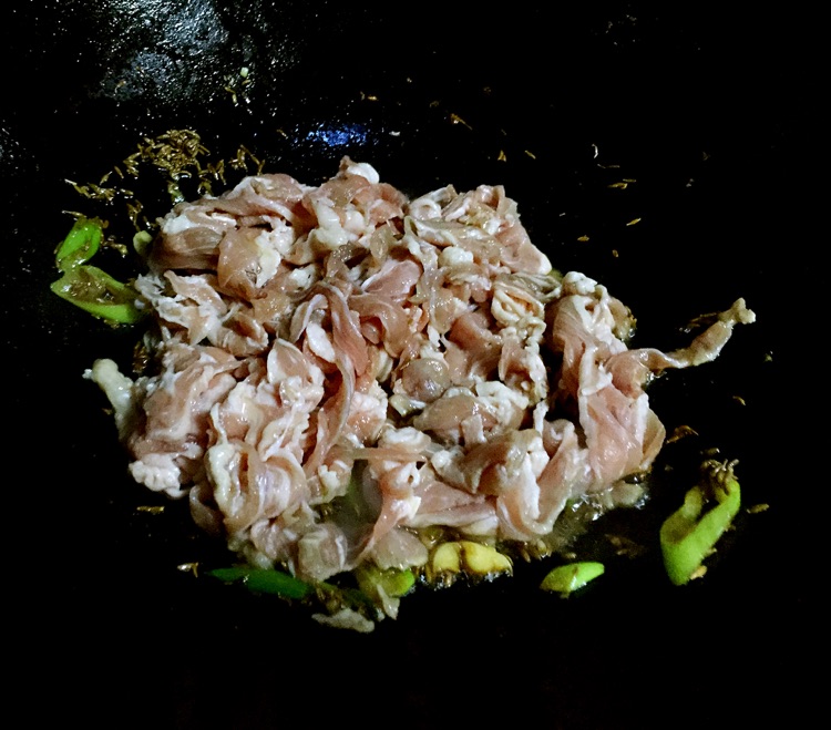 葱爆孜然羊肉的做法图解4