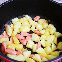 土豆火腿焖面的做法图解7
