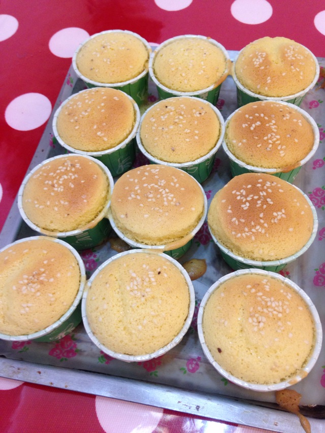 海绵纸杯蛋糕的做法图解5