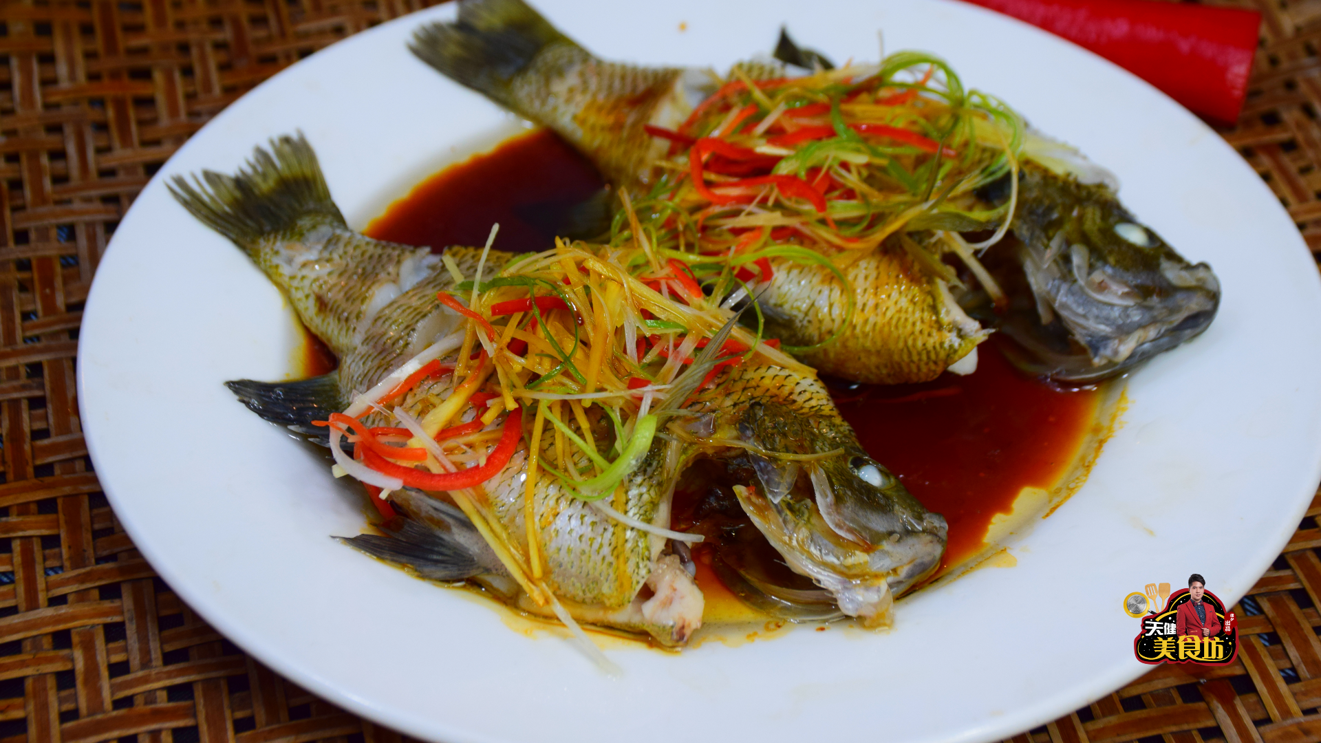 清蒸太阳鱼怎么做_清蒸太阳鱼的做法视频_天健美食坊_豆果美食