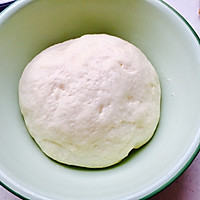 【黑厨Jerry】罗勒鲜虾荤食披萨的做法图解2