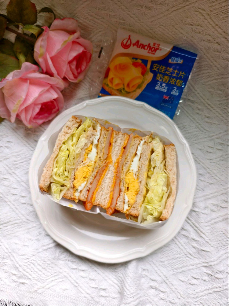 快手减脂早餐--芝士鸡排全麦三明治的做法