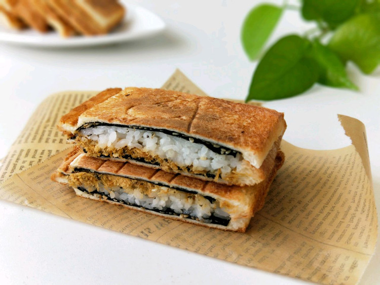 海苔肉松寿司三明治的做法