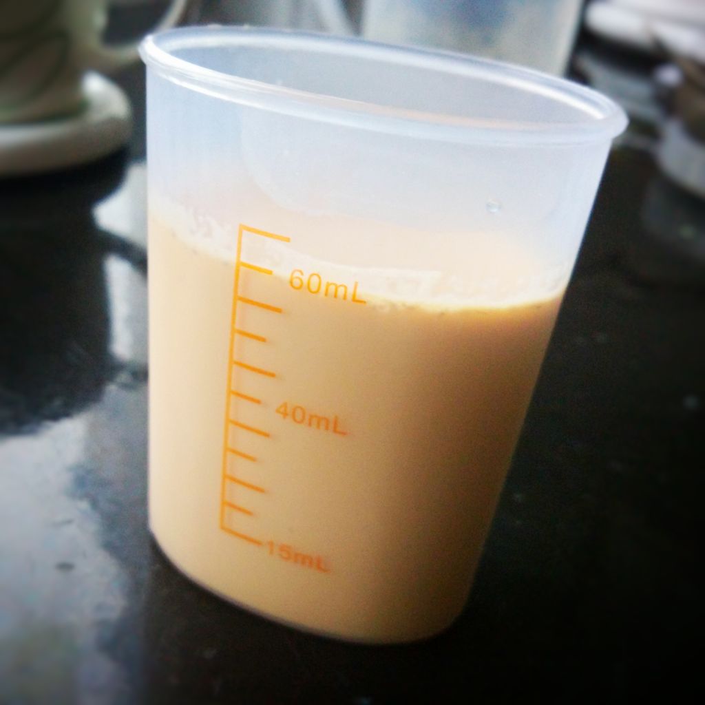 皇家奶茶戚风的做法图解1