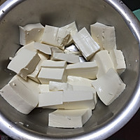 白玉镶金之煎嫩豆腐的做法图解2