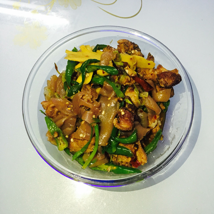 魔芋炒鸭的做法