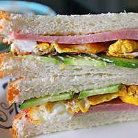#爽口凉菜，开胃一夏！#火腿鸡蛋三明治的做法图解5