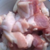 木耳肉片炒佛手的做法图解2