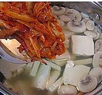 韩式泡菜蛤蜊汤的做法图解7