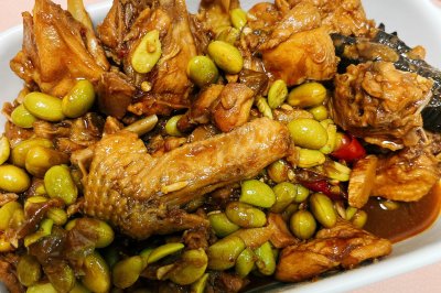 毛豆红烧鸡块