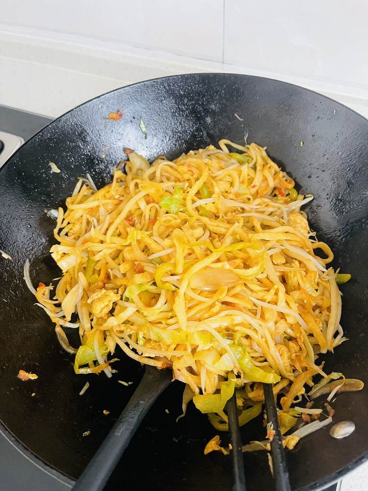 鸡蛋版炒饼丝的做法