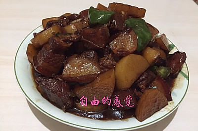 土豆烧红烧肉