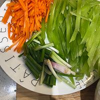 鱼香肉丝的做法图解1
