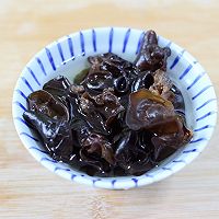 #美食视频挑战赛#鸭蛋黄瓜炒双椒的做法图解3