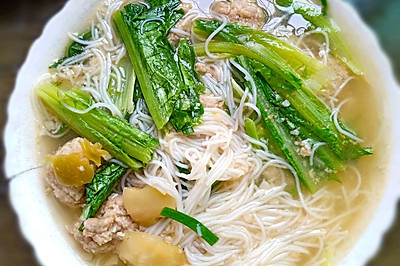 油麦菜马蹄丸榨菜汤粉