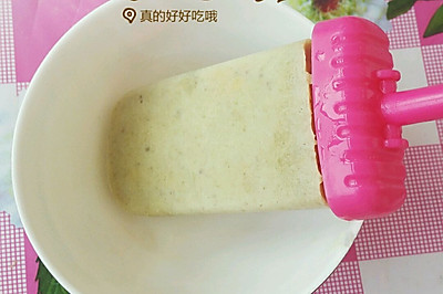 绿豆雪糕  用绿豆汤剩的绿豆做的，夏日解暑么么哒