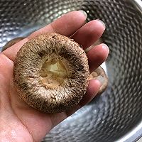 香菇鹌鹑蛋的做法图解1