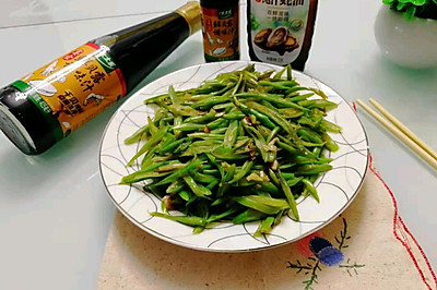 低脂减肥菜！蒜香蚝油小炒豆角丝