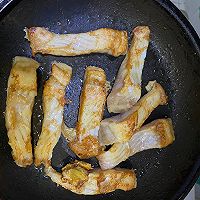 香焖草鱼腩的做法图解2