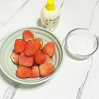 草莓&黑巧爆浆熔岩蛋糕的做法图解1