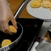 西班牙混合橄榄脆皮虾仁饼的做法图解5