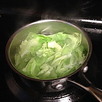十分钟晚餐——炝拌圆白菜（简易花椒油版）的做法图解1
