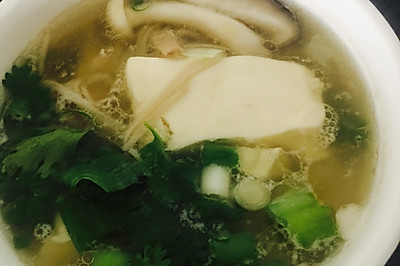 三菇豆腐汤