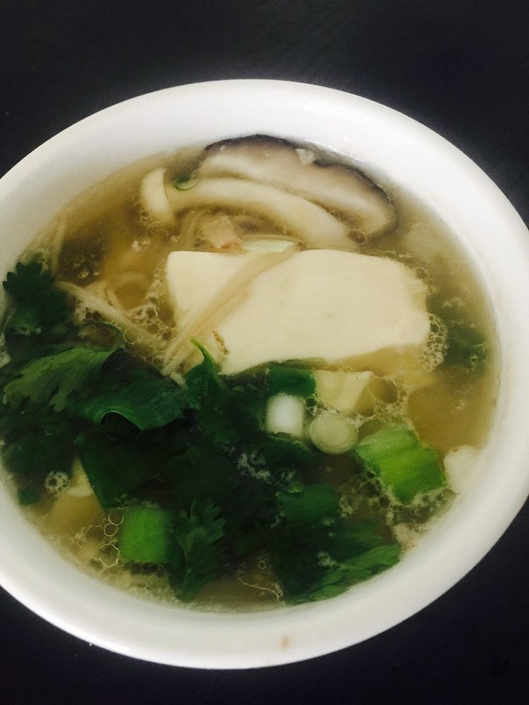 三菇豆腐汤的做法