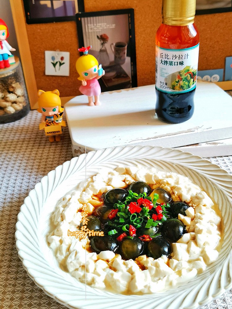 夏日餐桌上最受欢迎的小松花蛋拌豆腐的做法