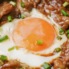 日食记 | 电饭煲窝蛋牛肉饭