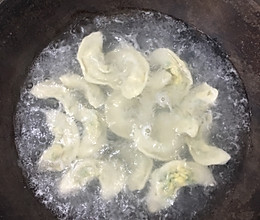 猪肉芹菜水饺的做法