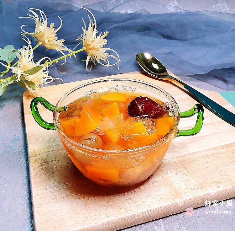 润肺养颜甜品-木瓜炖银耳的做法